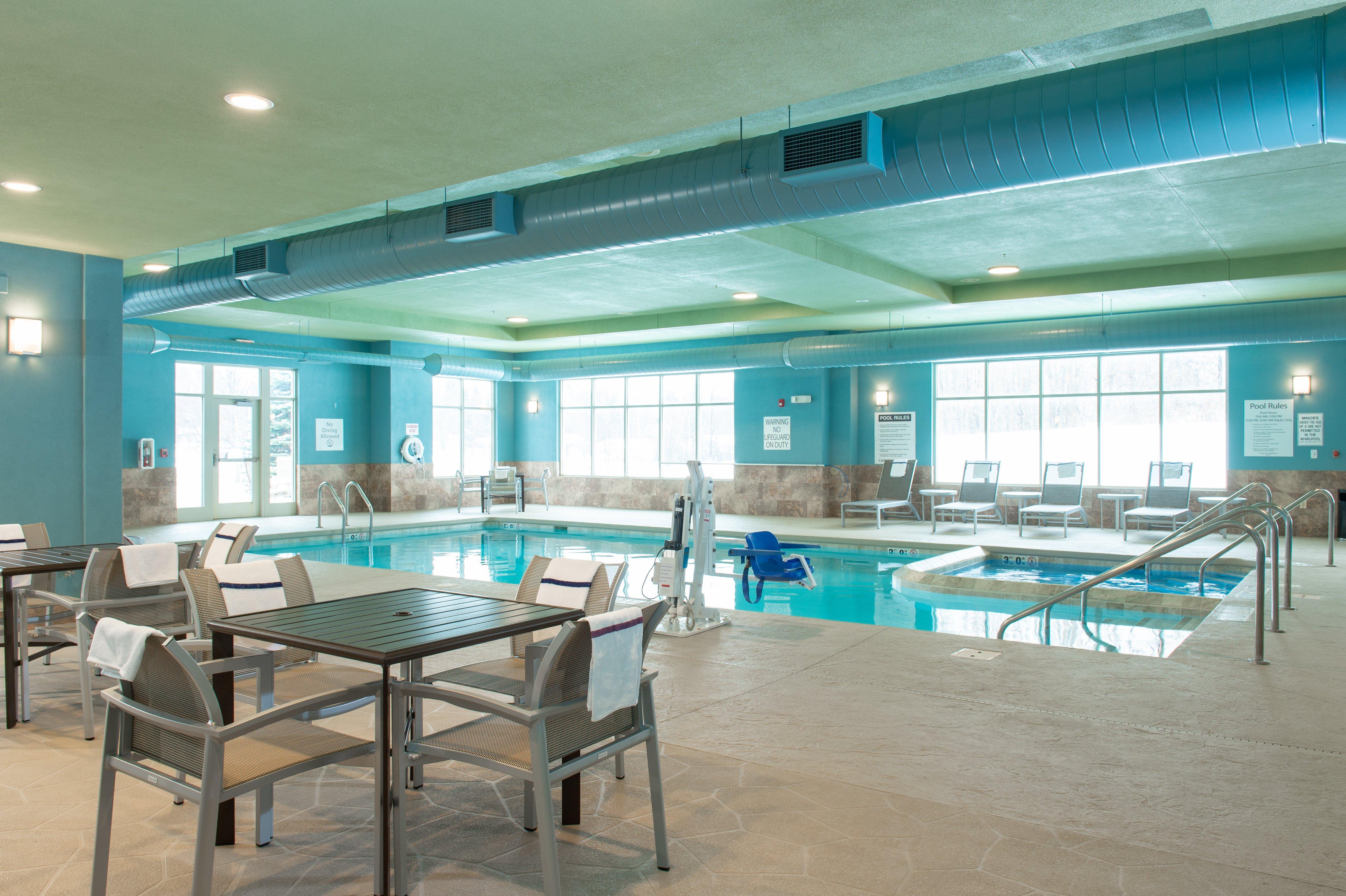 Holiday Inn Express & Suites Wausau By Ihg Weston Bagian luar foto