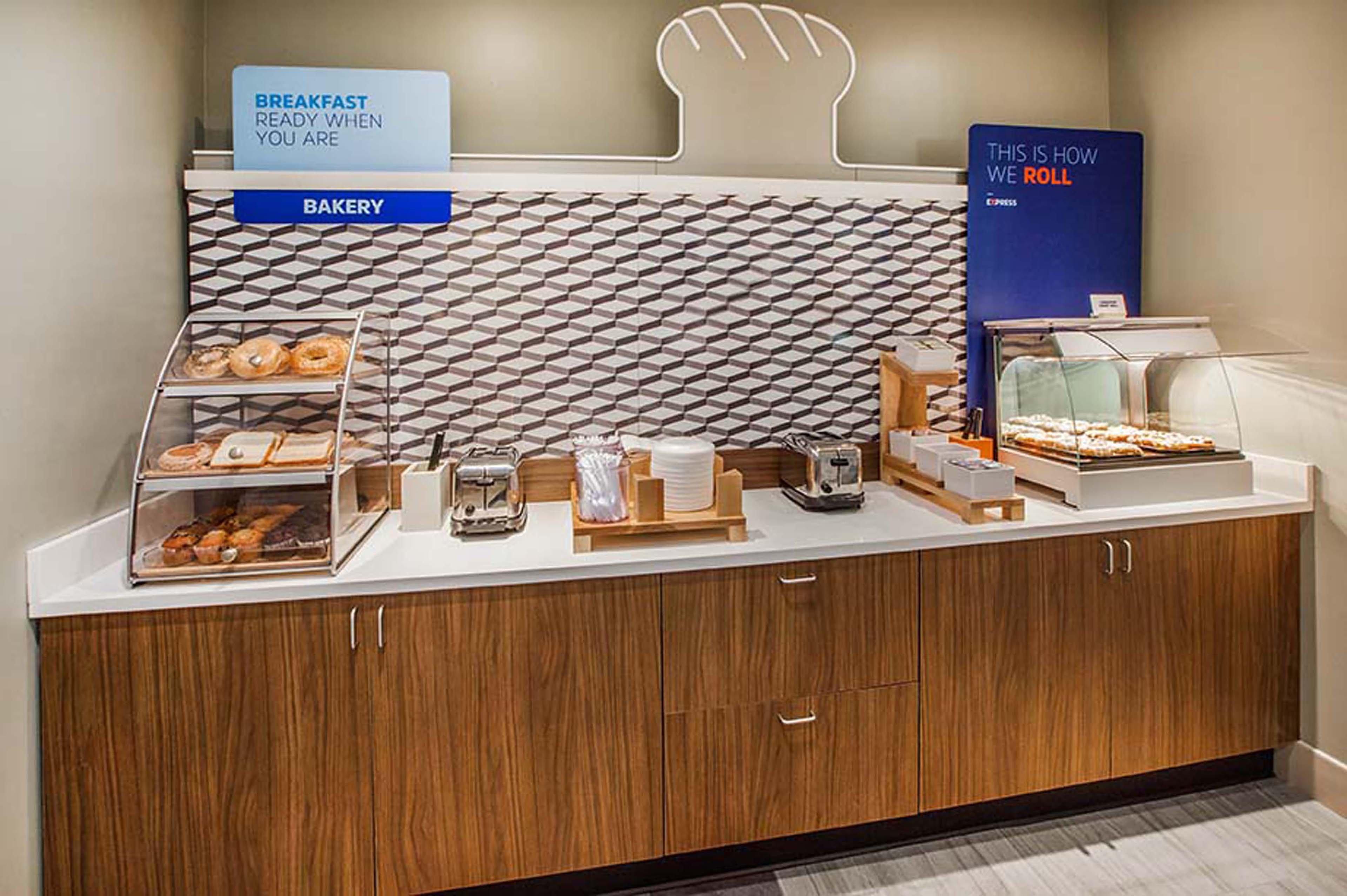 Holiday Inn Express & Suites Wausau By Ihg Weston Bagian luar foto