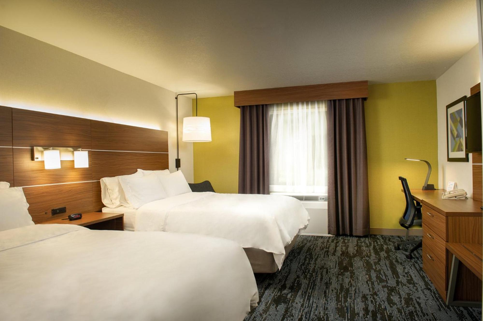 Holiday Inn Express & Suites Wausau By Ihg Weston Bagian luar foto