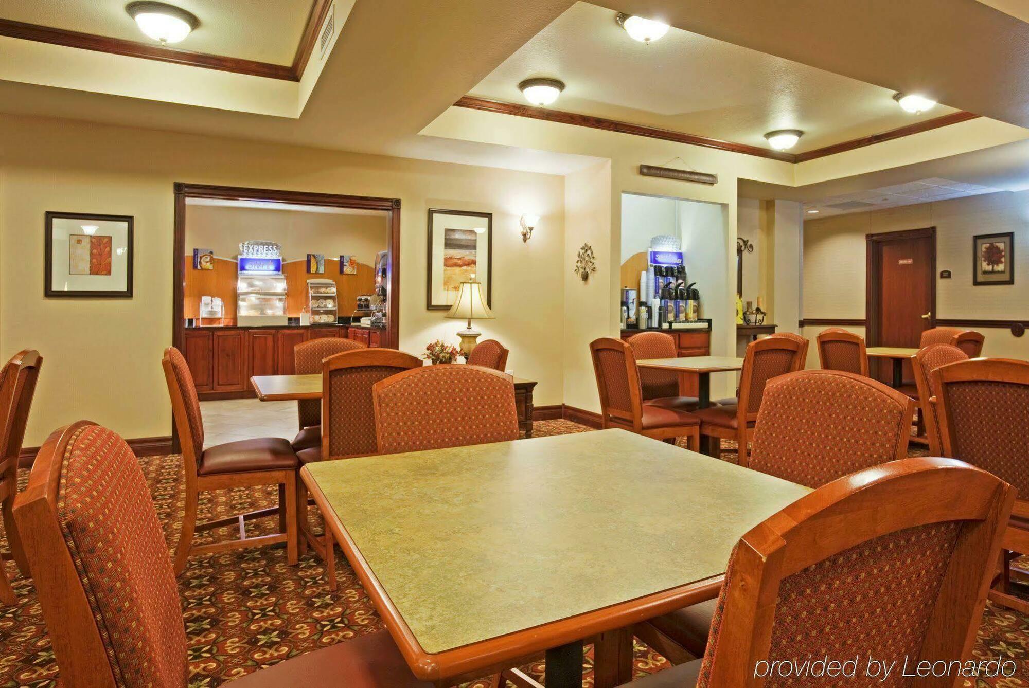 Holiday Inn Express & Suites Wausau By Ihg Weston Bagian luar foto